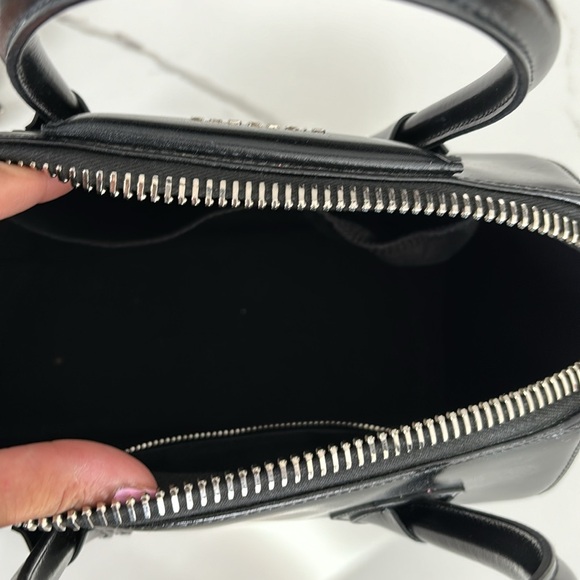 🌸Sold🌸Small Authentic Givenchy Antigona bag - Picture 6 of 8